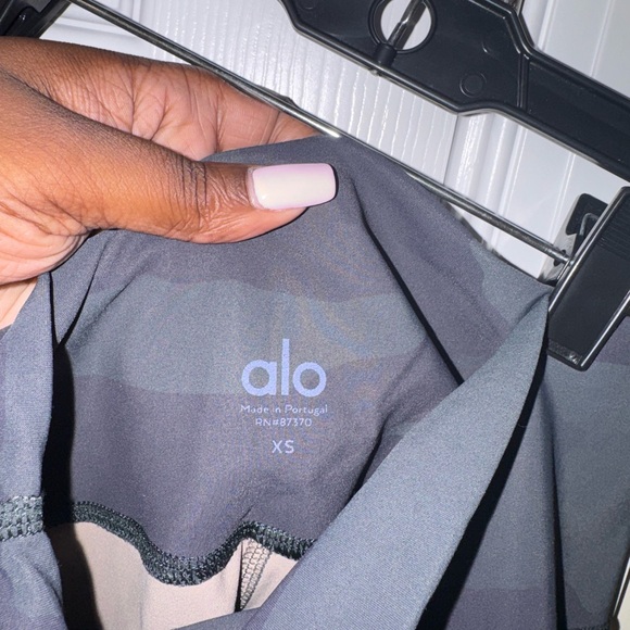 ALO Yoga Vapor Camo Bike Shorts - Picture 4 of 5